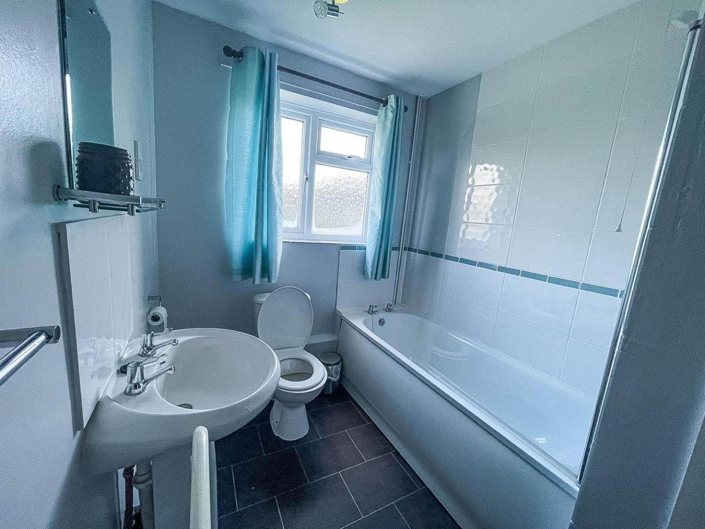 8 Berth Chalet To Hire At Bermuda Holiday Park Nearby Hemsby Beach Ref 18127B Exterior photo