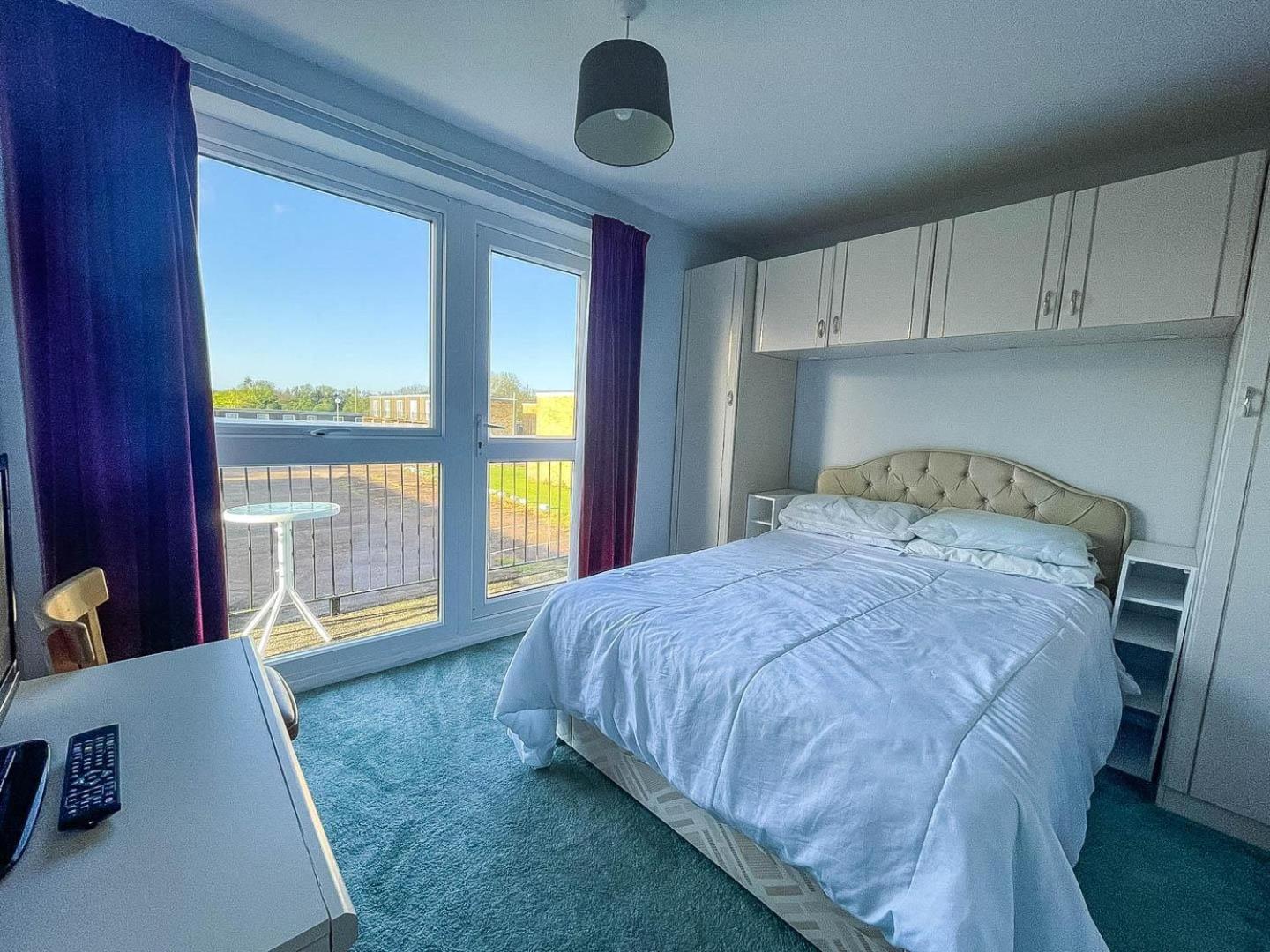 8 Berth Chalet To Hire At Bermuda Holiday Park Nearby Hemsby Beach Ref 18127B Exterior photo